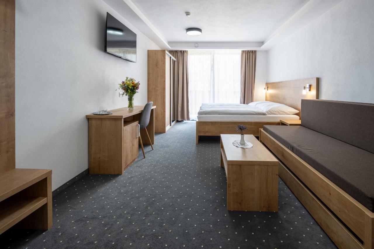Berg Liptov Hotel Liptovský Mikuláš Exterior foto