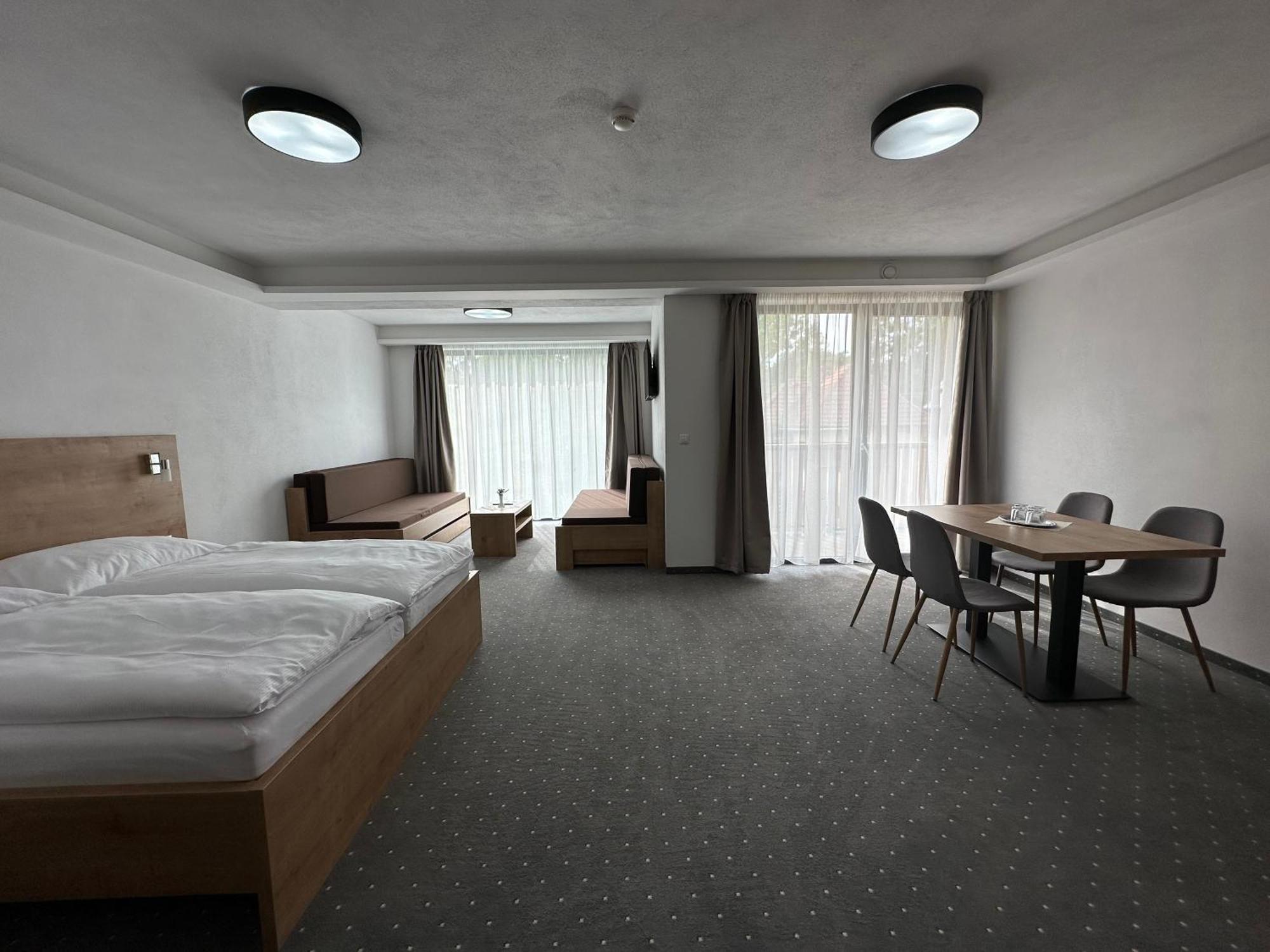 Berg Liptov Hotel Liptovský Mikuláš Exterior foto